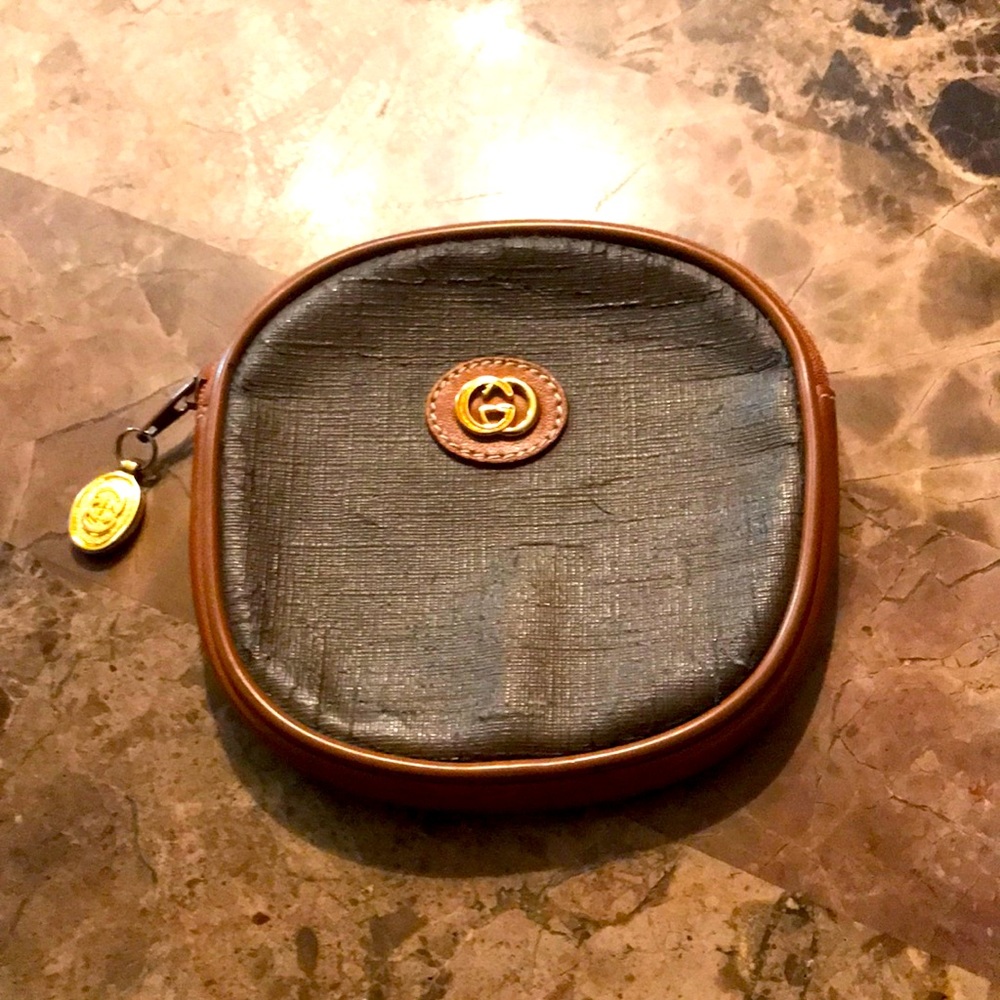 Classic Gucci change purse